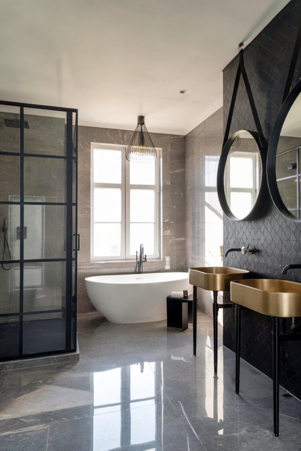 22 Dark Moody Bathroom Ideas