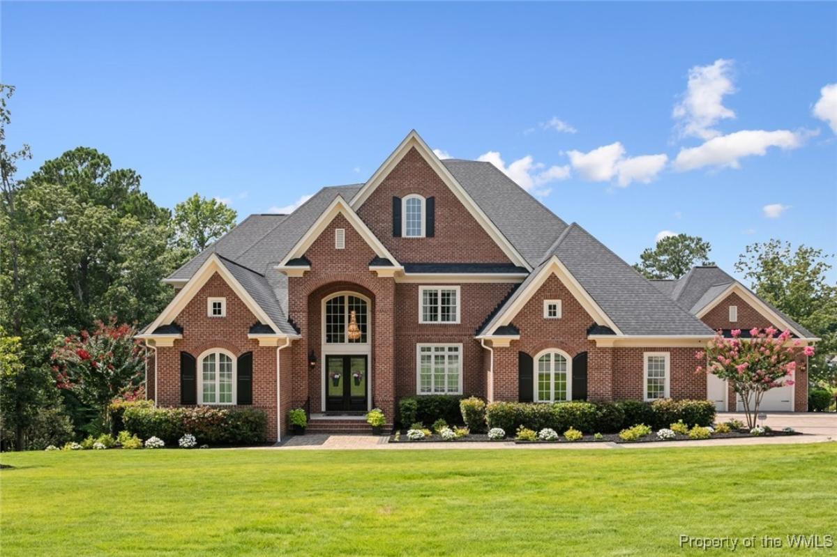 Front view of the 8,159 Sq. Ft. Mansion in Williamsburg, VA.