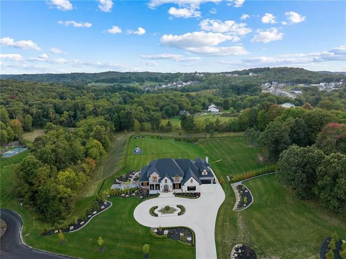 Aerial view of the mansion.