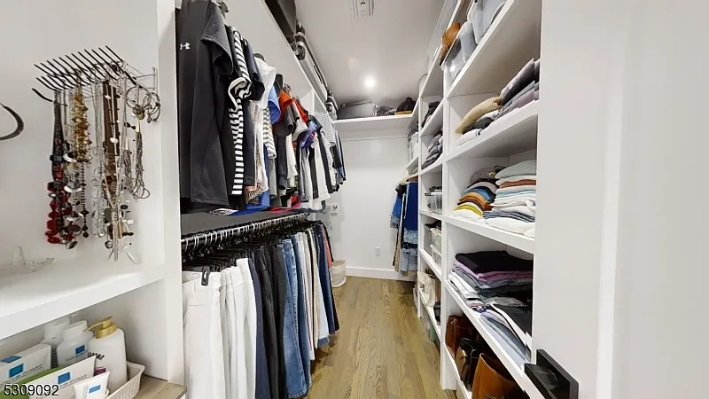 Walk-in Closet
