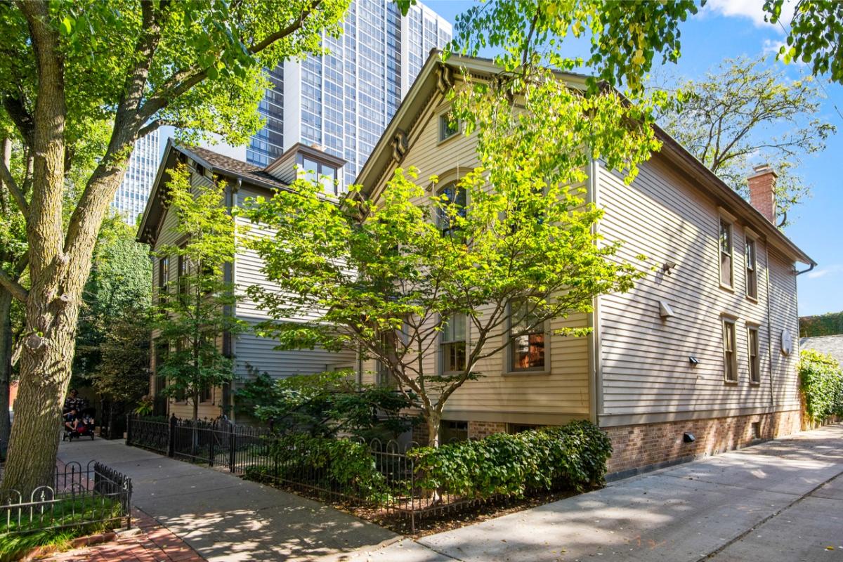 5-Bedroom Home with Wine Cellar and Private Garden 