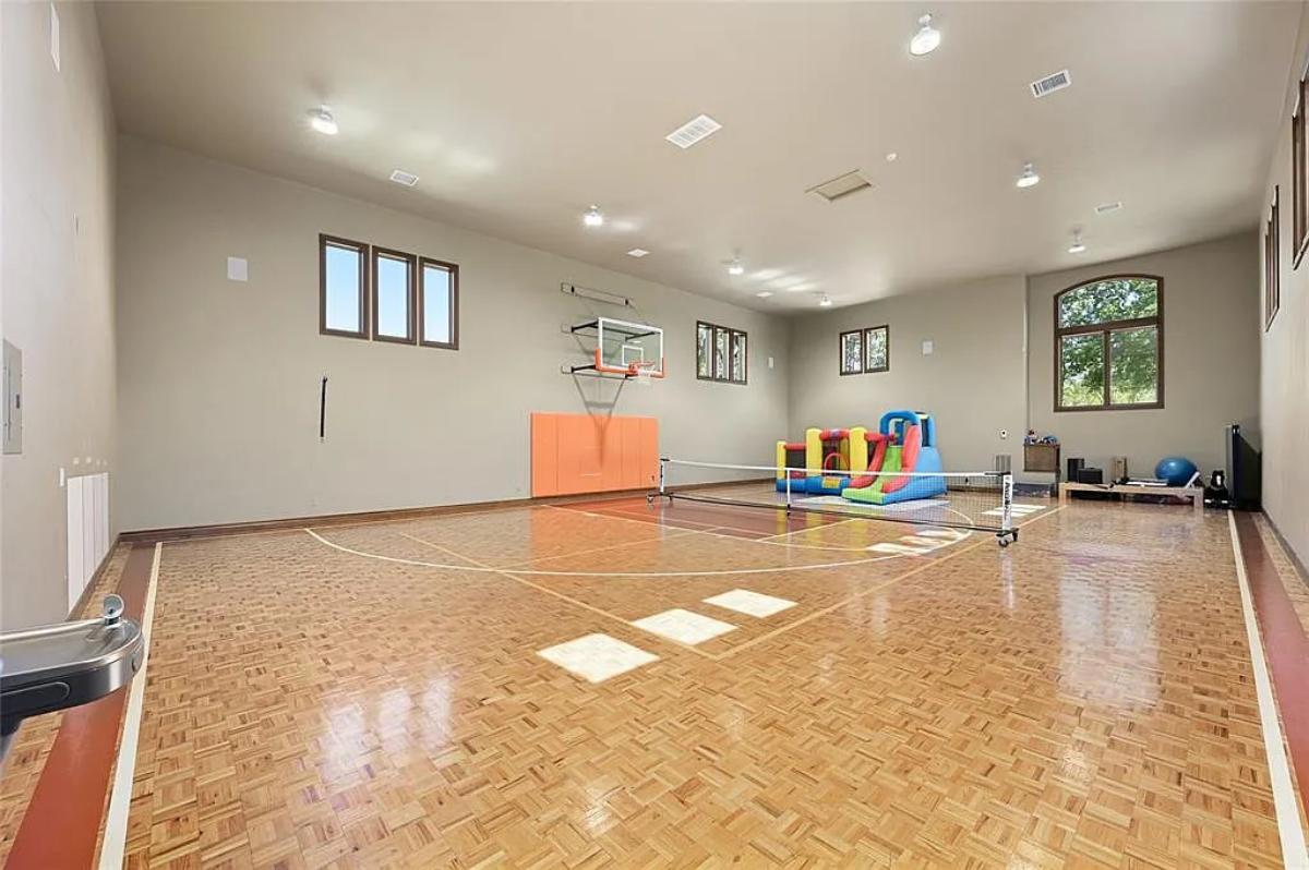 Indoor sport court