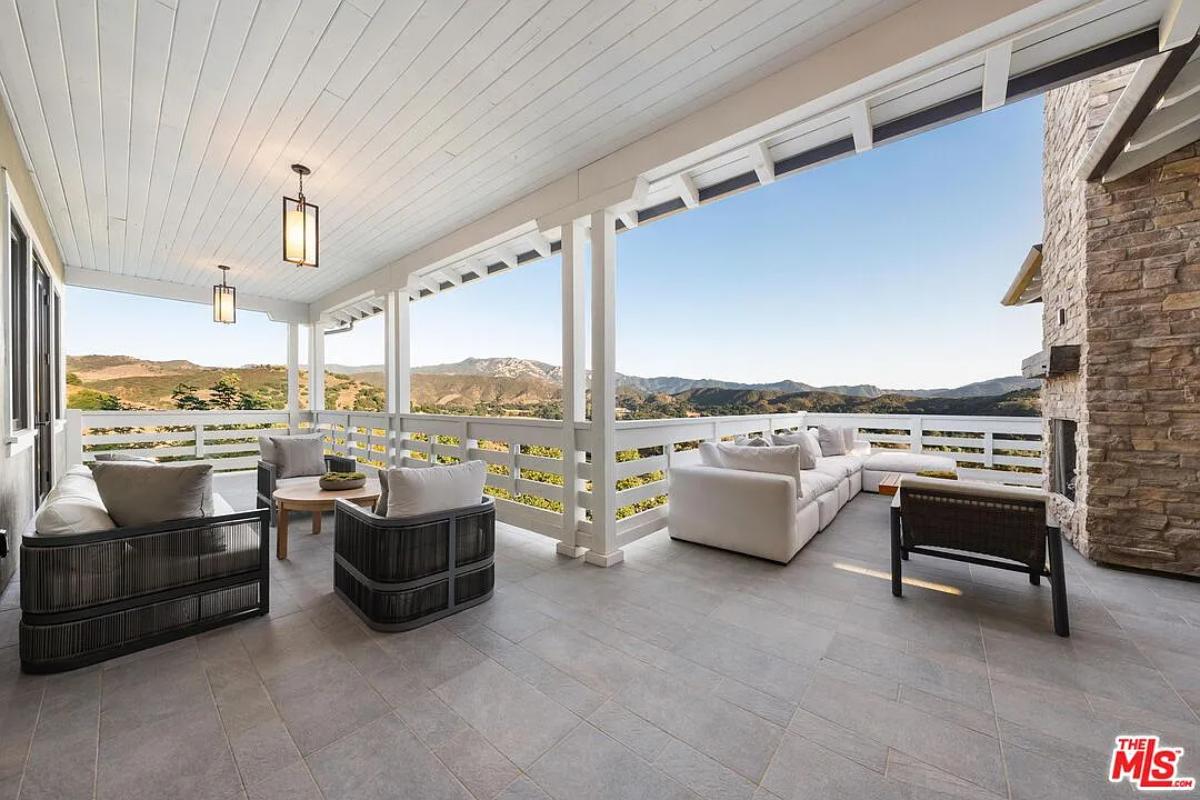 Outdoor living space with mountain views.