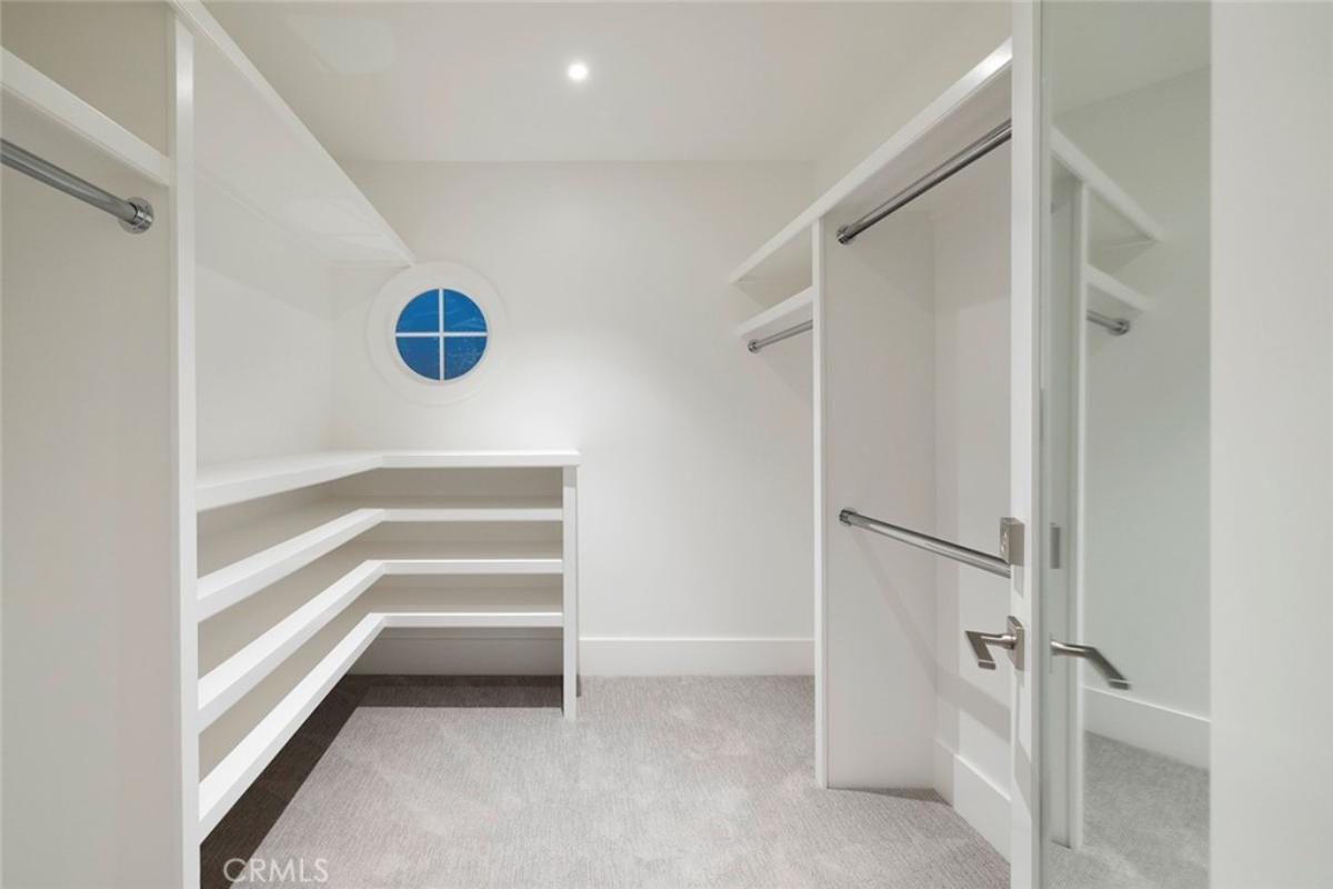 Walk-in closet