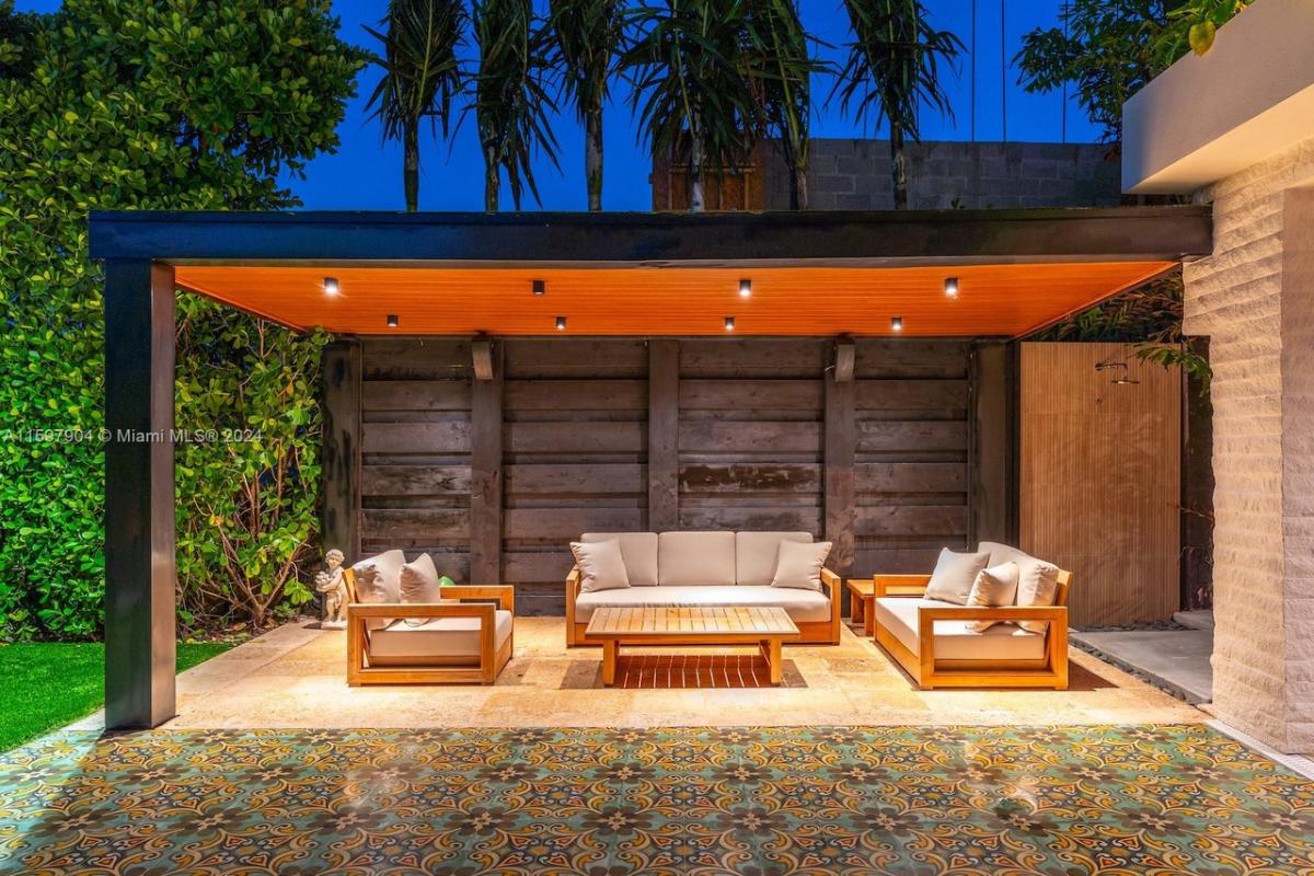 Outdoor living space