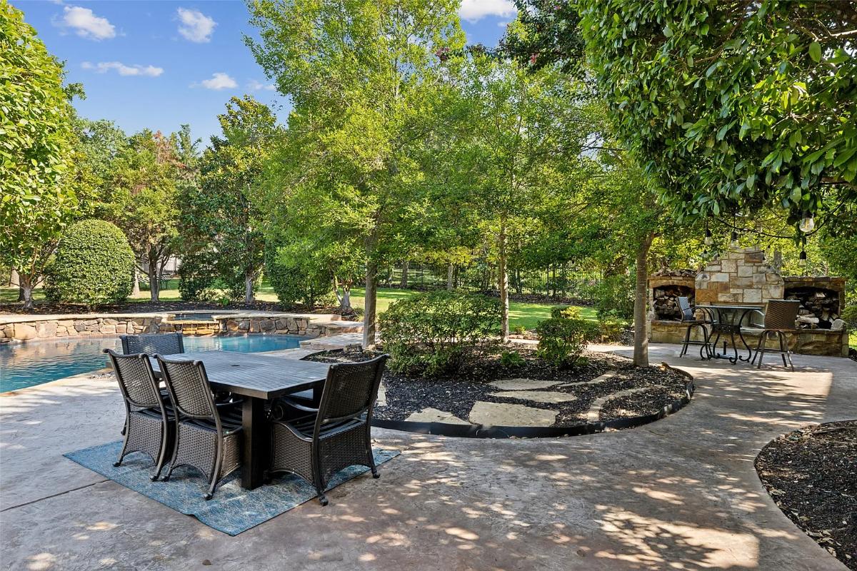 Outdoor dining area