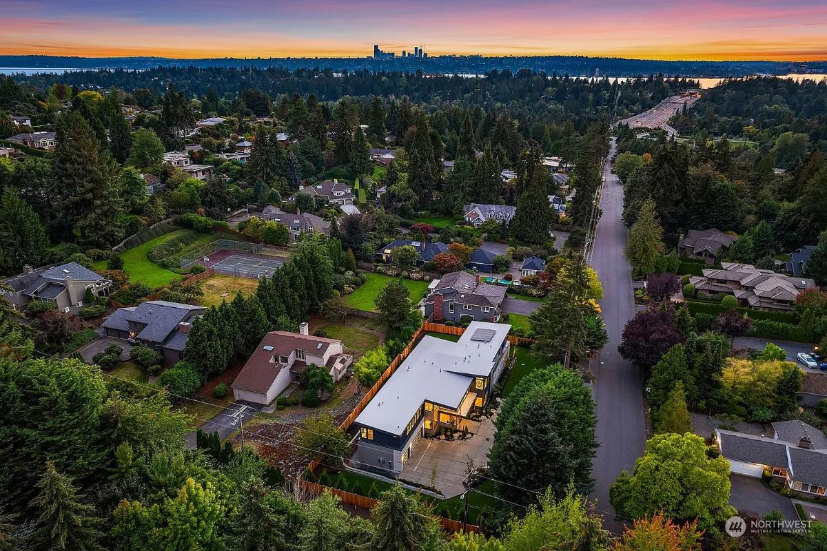 Aerial view of the mansion.
