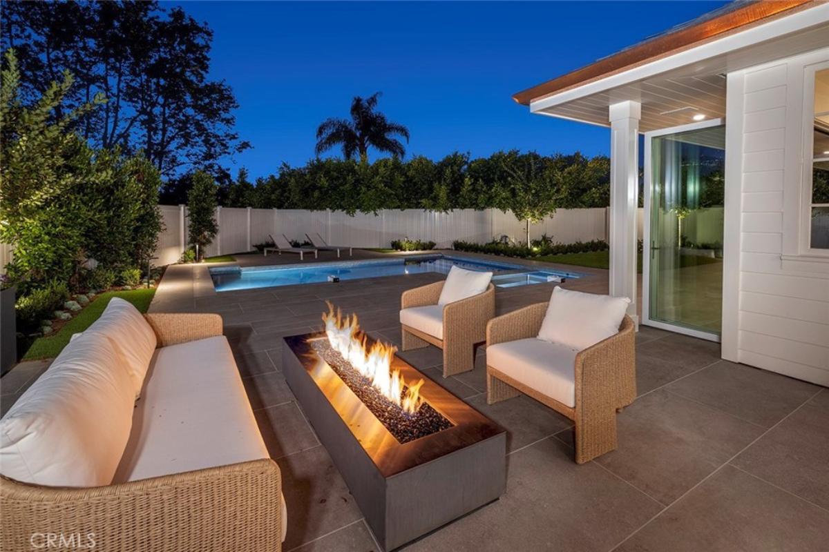 Fire pit