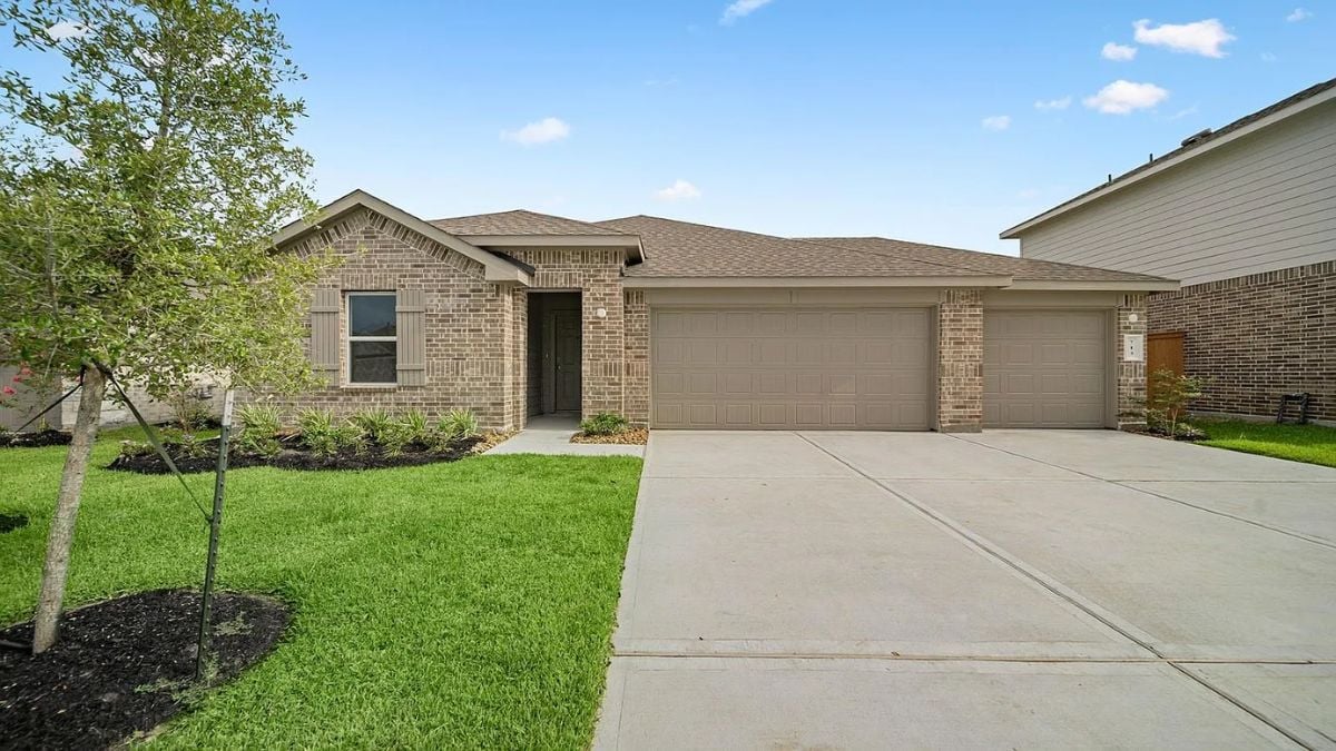4-Bedroom Traditional Style Single Family Home 