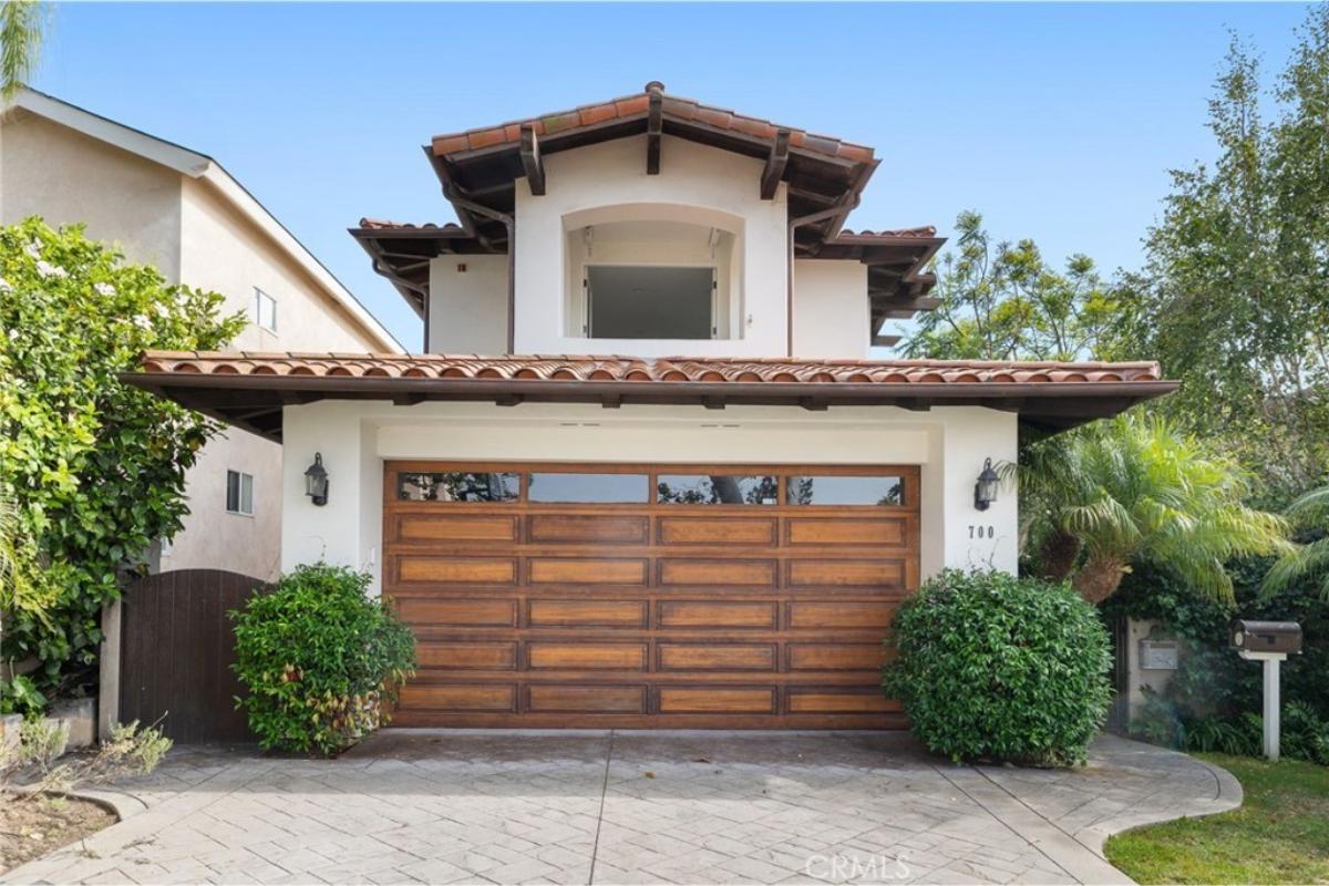 5-Bedroom Luxury Home with Spa-Like Bathrooms 