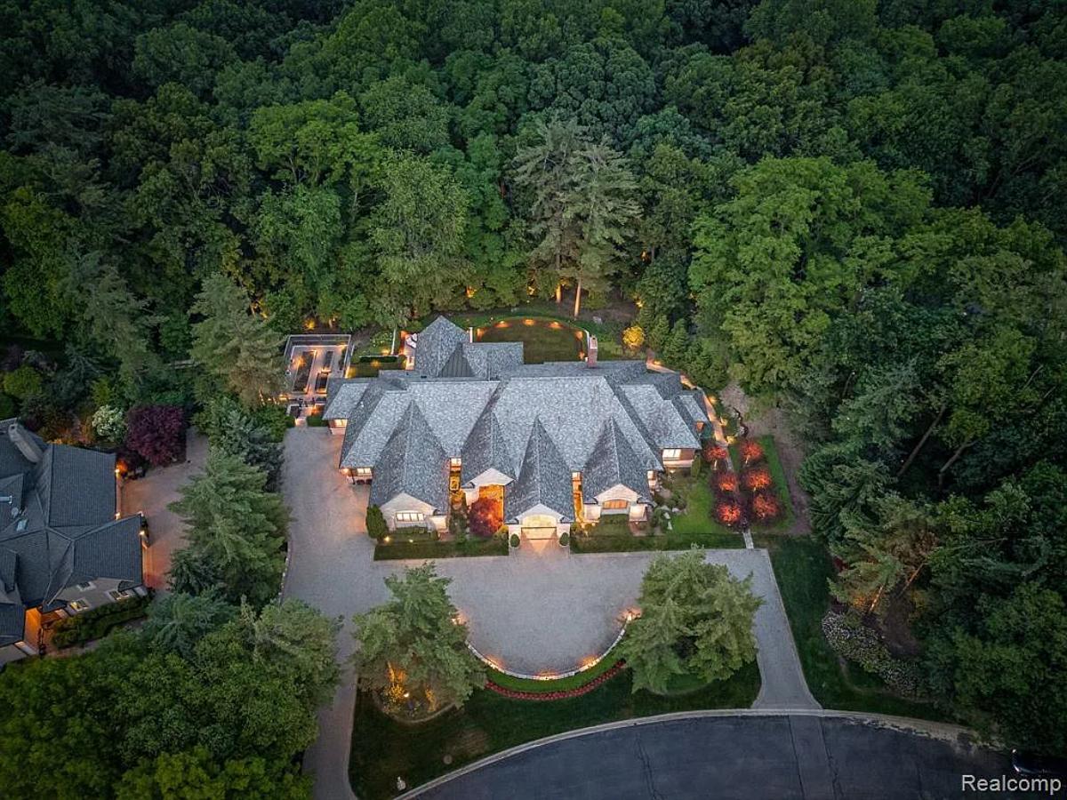 Aerial view of the mansion.