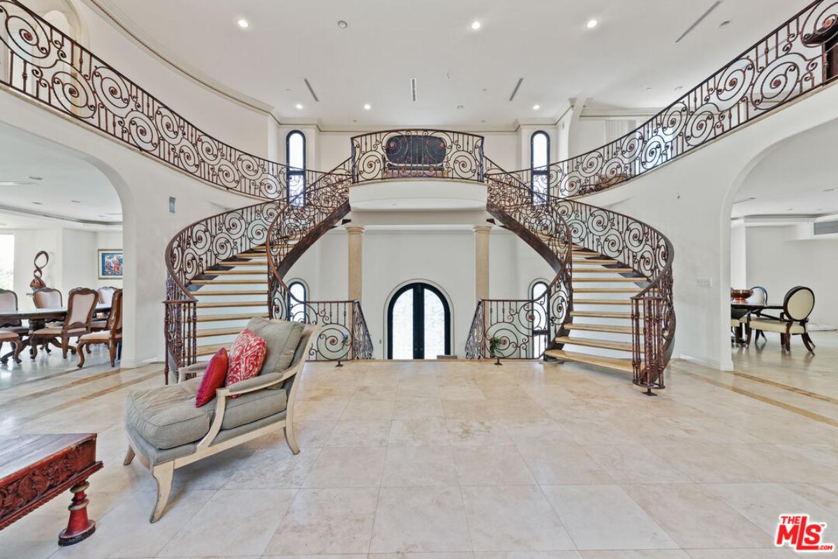 Foyer with staircase.