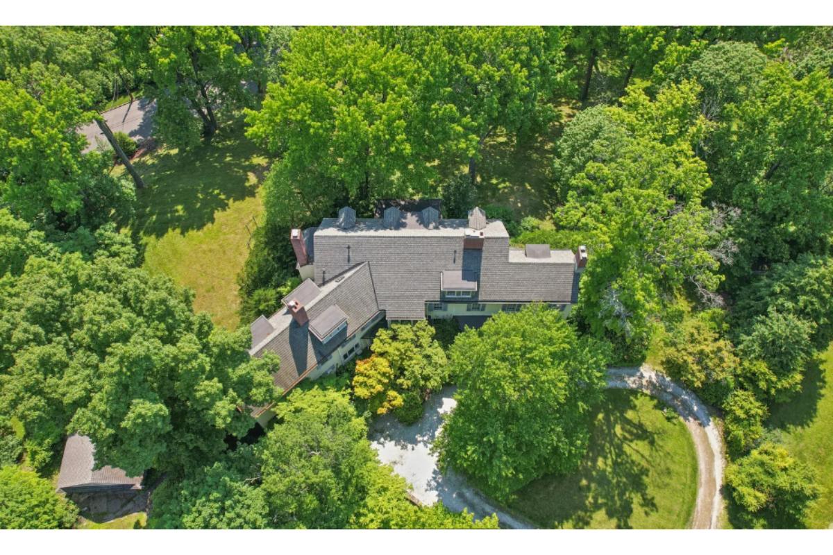 13-Bedroom Mansion 