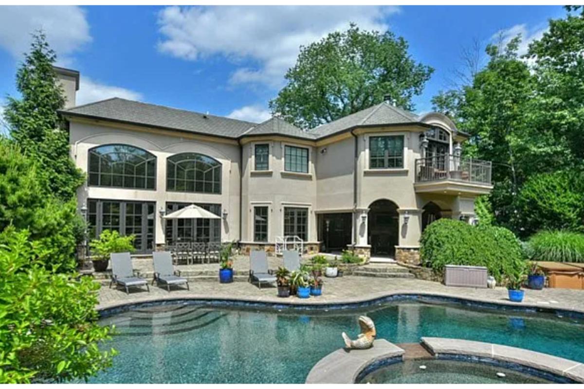 Pool area