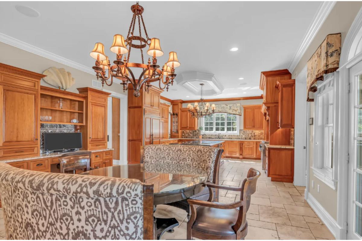 Breakfast nook