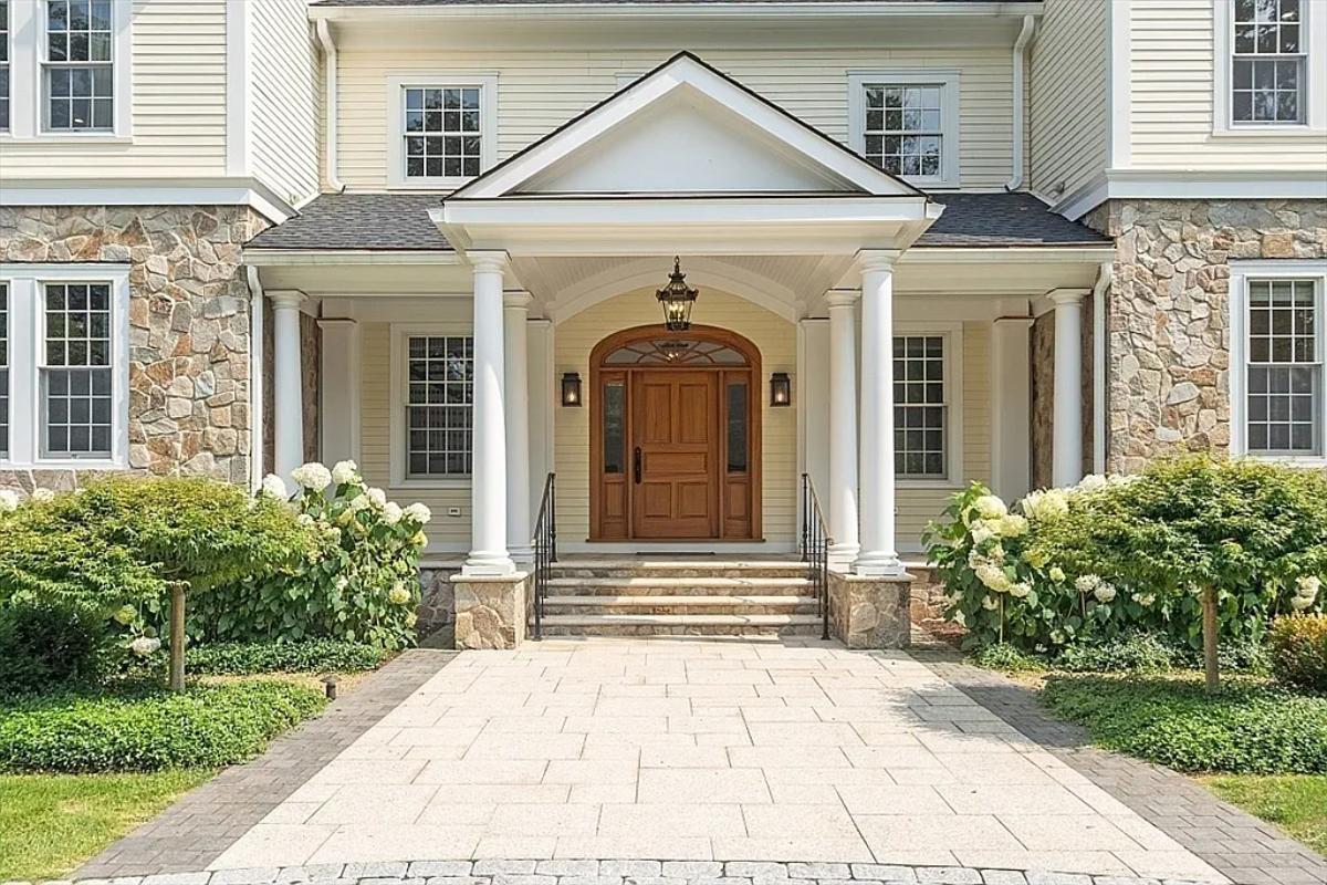 Front entry of the mansion.