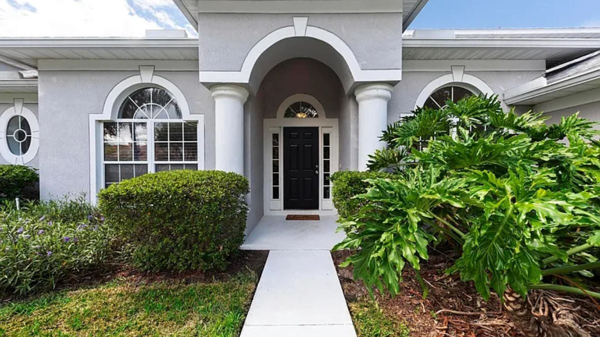 5-Bedroom Contemporary Style Single Family Home