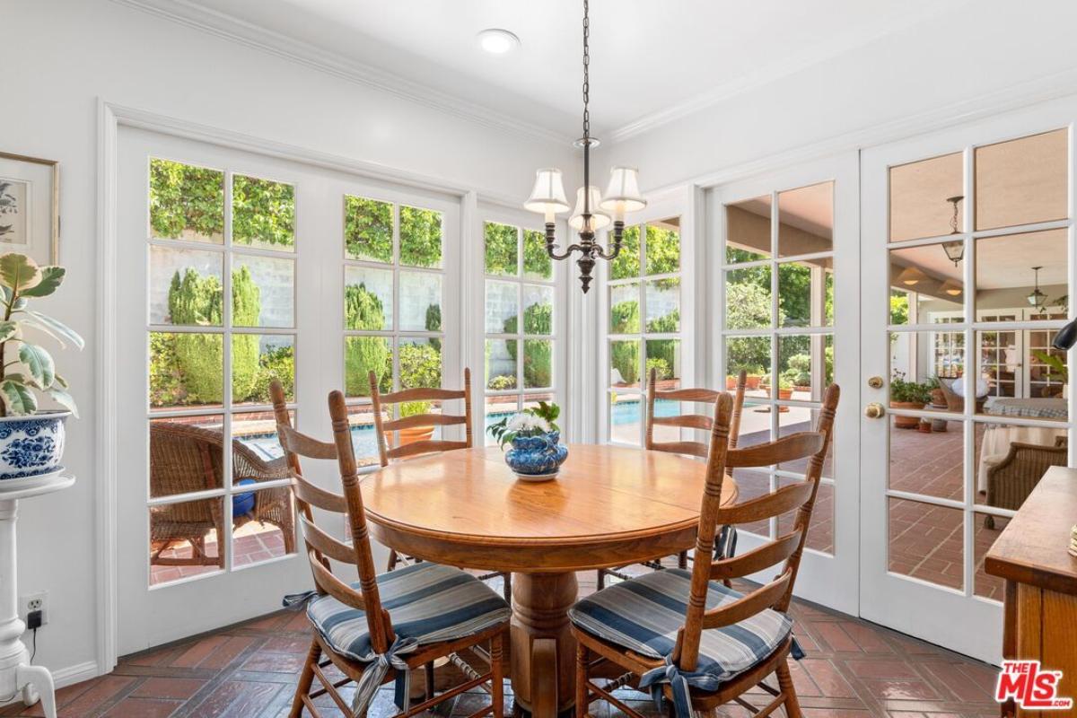 Breakfast Nook