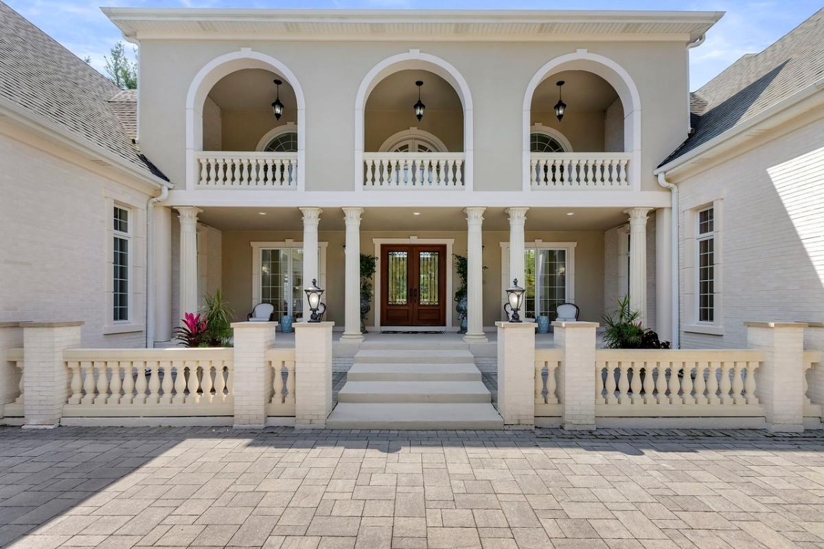 Front entry of the mansion.