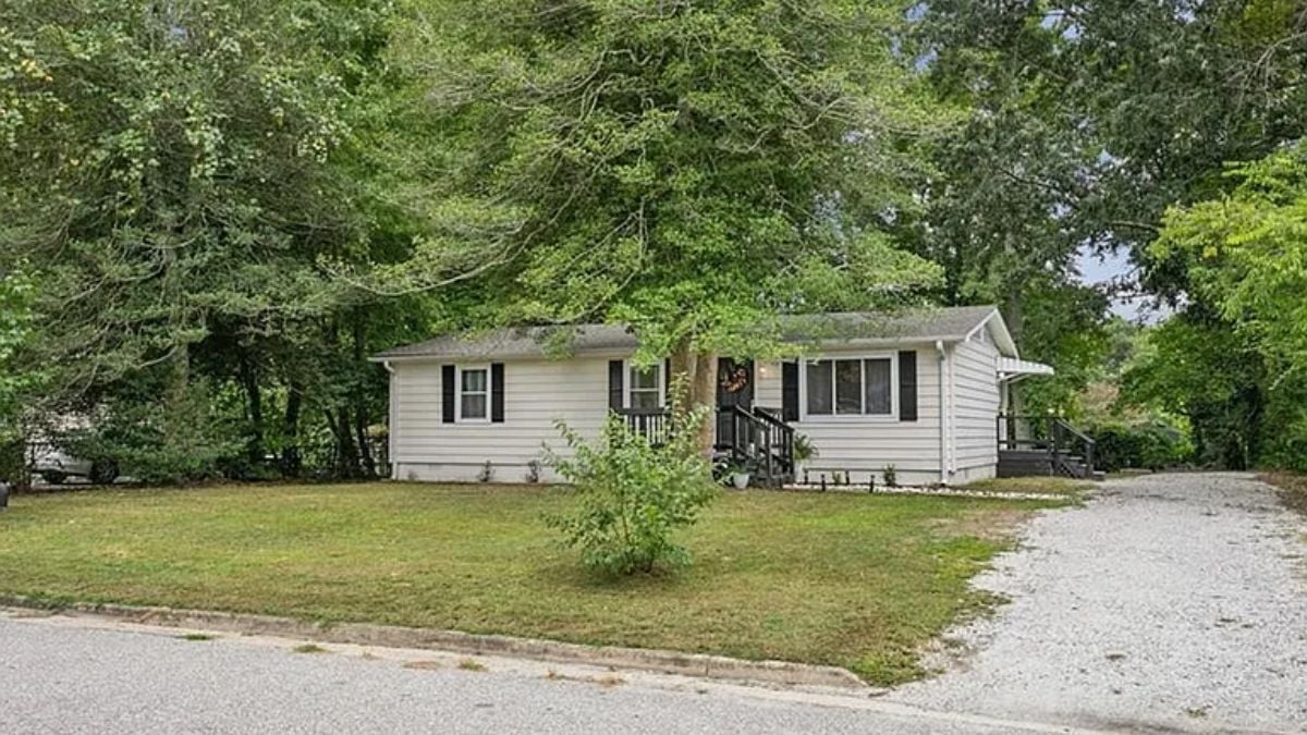 The front view of the property.