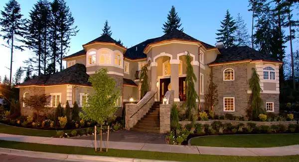 4-Bedroom Traditional Style Kaslo Home with Balcony and In-Law Suite (Floor Plan)