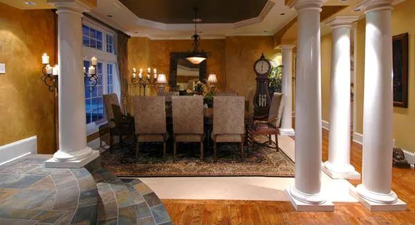 Round interior columns define the dining room.