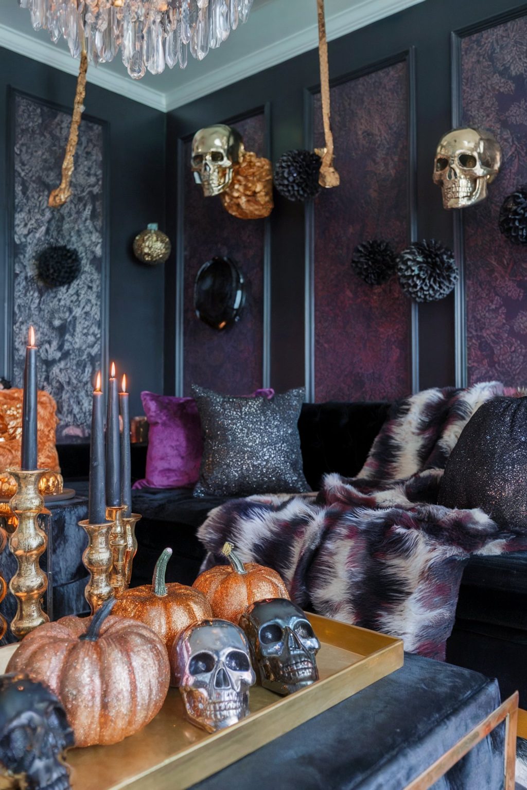 23 Enchanting Halloween Living Room Decor Ideas – Home Stratosphere