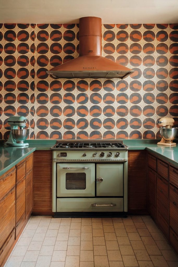 retro kitchen print wallpaper at caitlin hume blog... 23 Kitchen Wallpaper Ideas to Add Personality and Character to Your ...