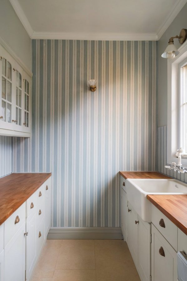 23 Kitchen Wallpaper Ideas to Add Personality and Character to Your Kitchen
