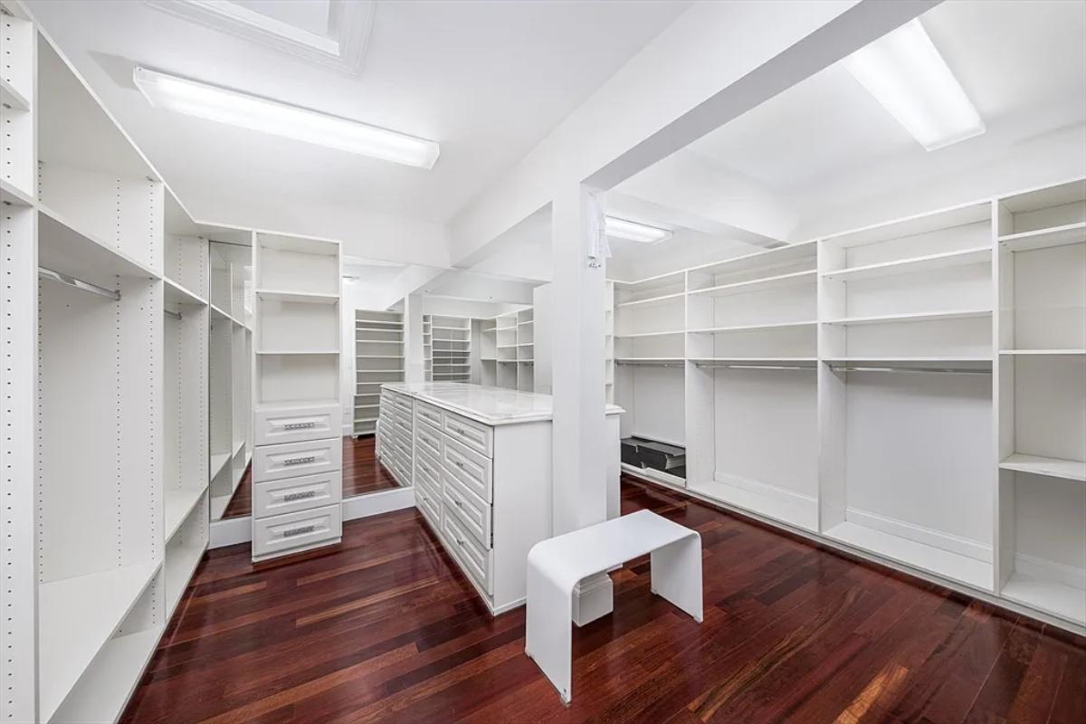 Walk-in closet