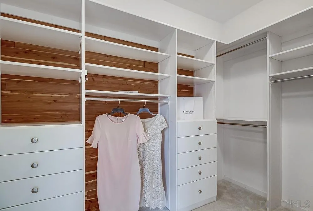 Walk-in Closet