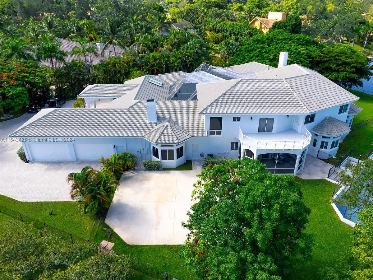 Aerial view of the mansion.