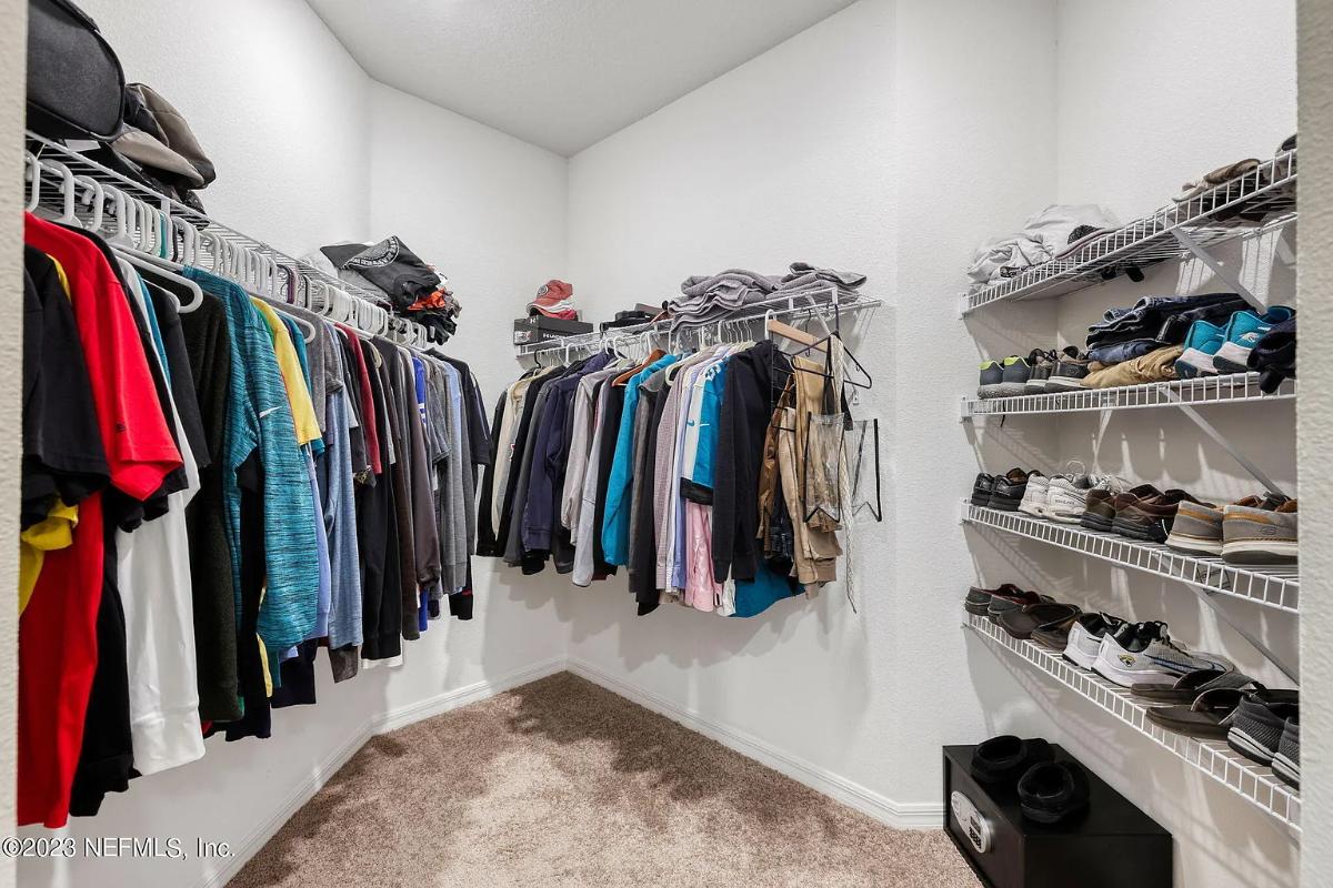 Walk-in Closet