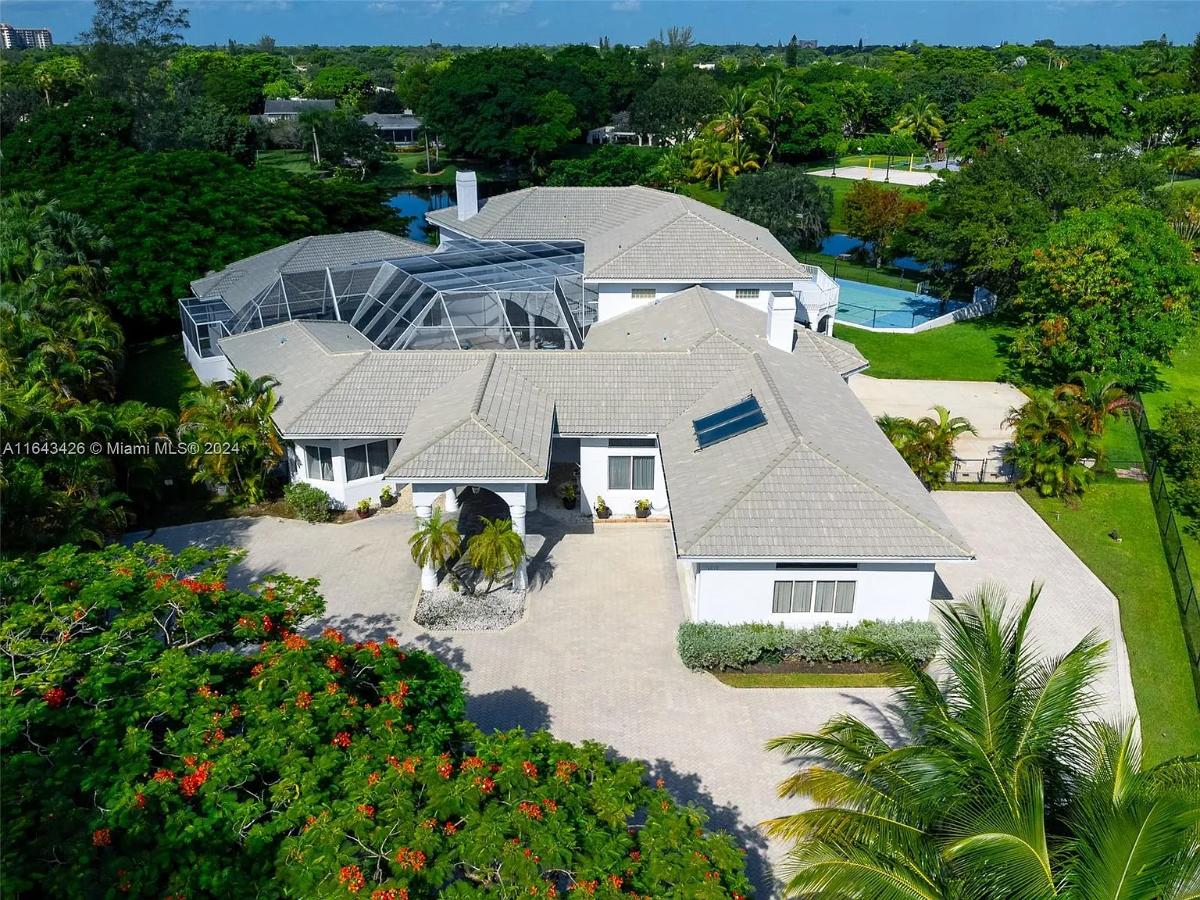 Aerial view of the mansion.