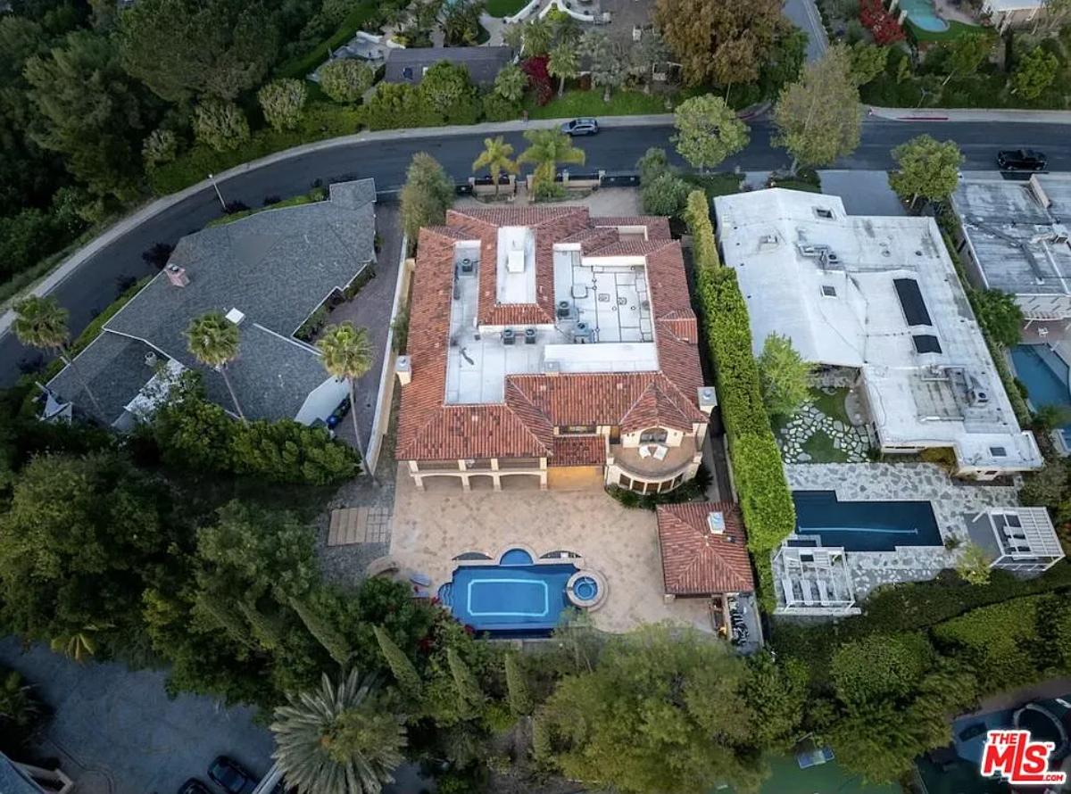 Aerial view of the mansion.