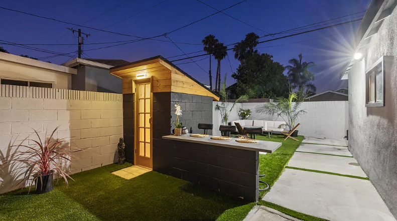Outdoor Bar