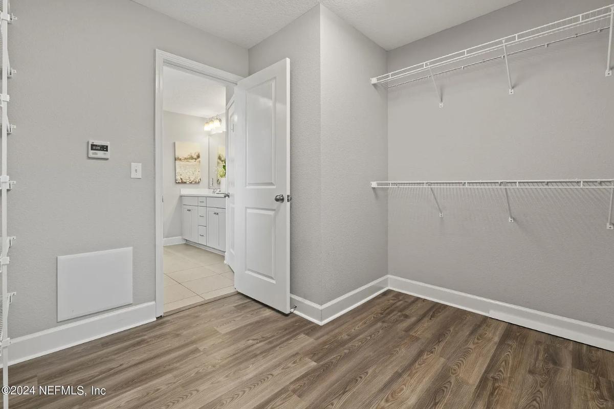 Walk-in Closet