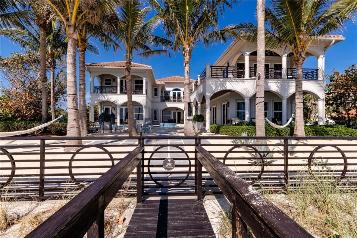 Rear view of the mansion.