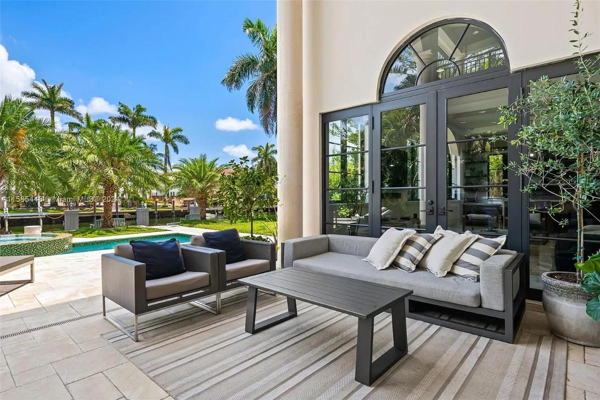 Outdoor living space