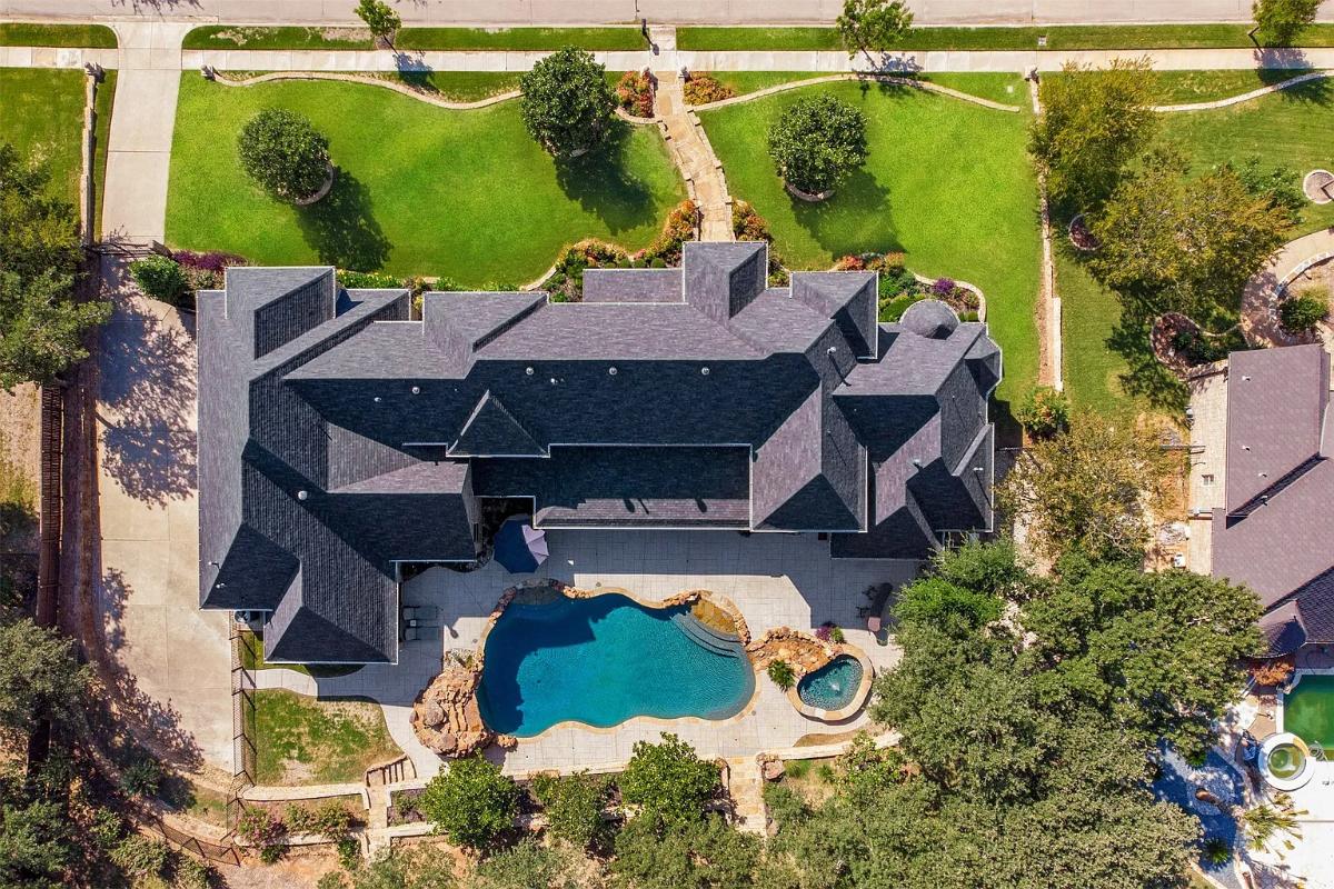Aerial view of the mansion.