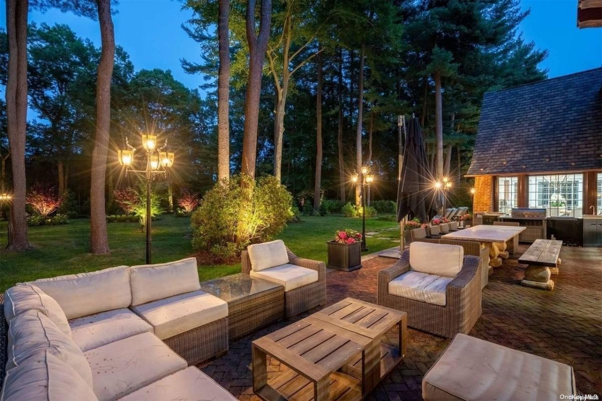 Outdoor living space