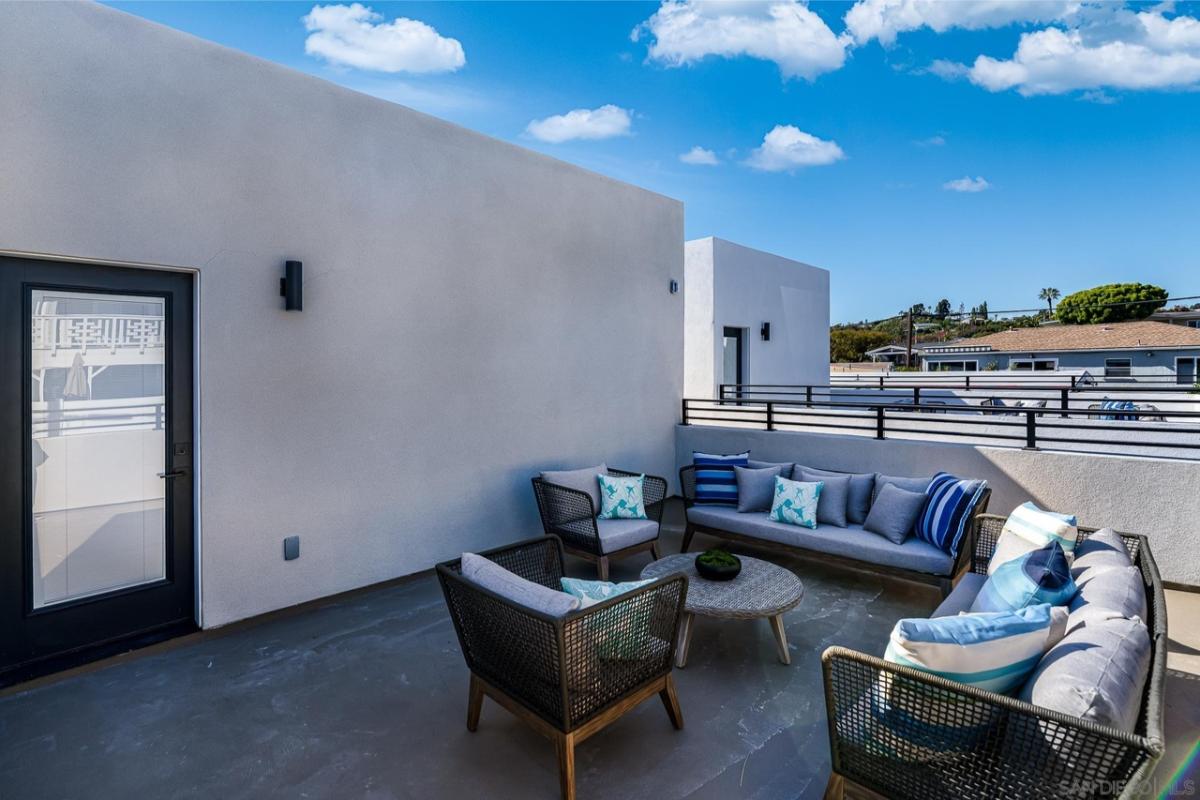 Rooftop Deck