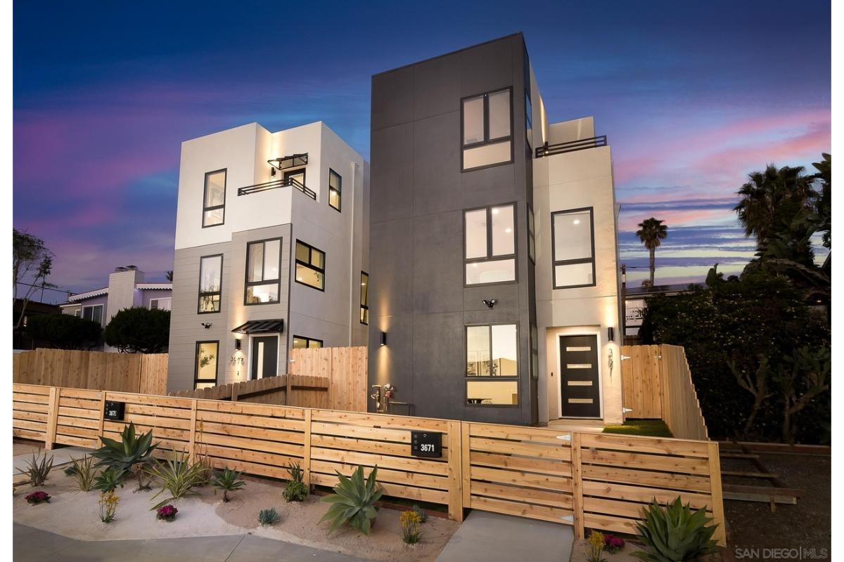 4-Bedroom Home with Rooftop Deck 