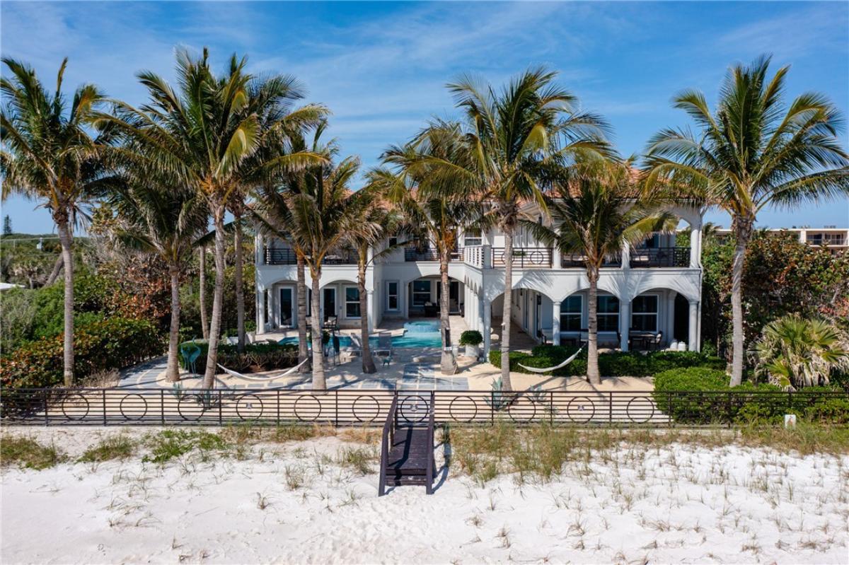 Rear view of the mansion.