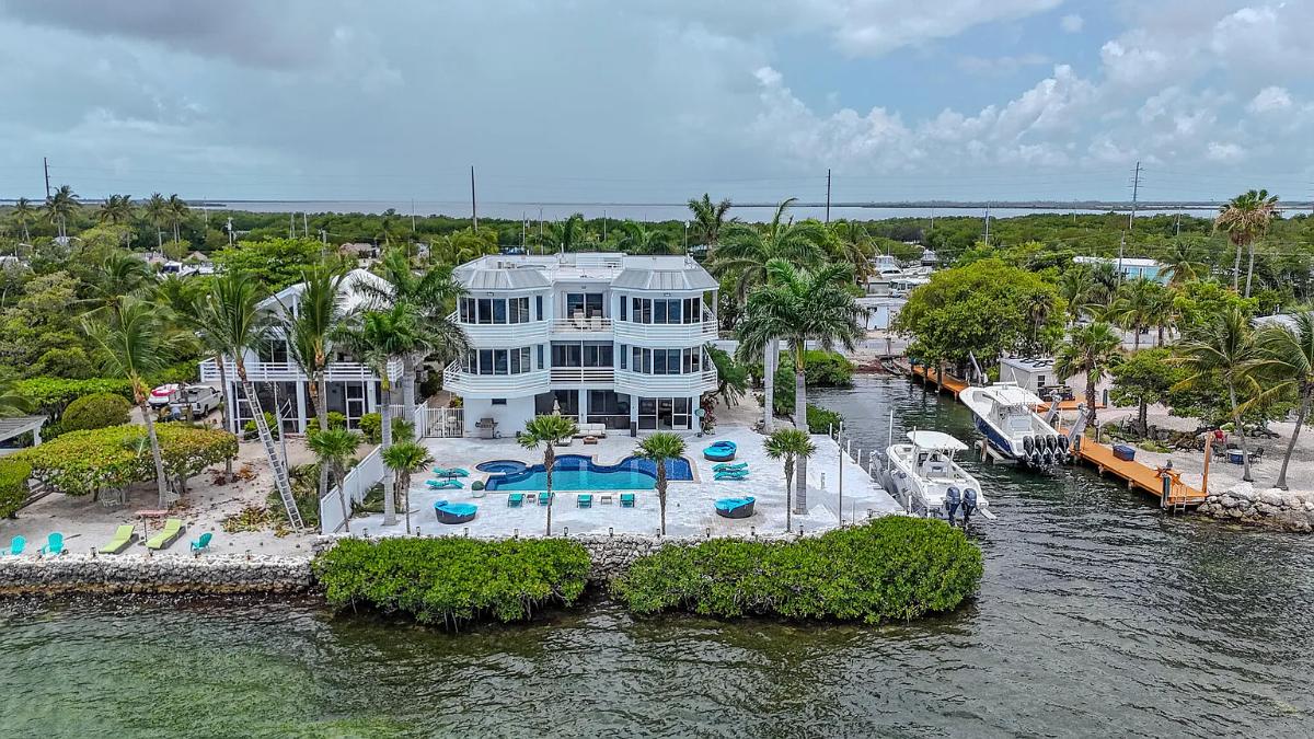 Aerial rear view of the mansion.