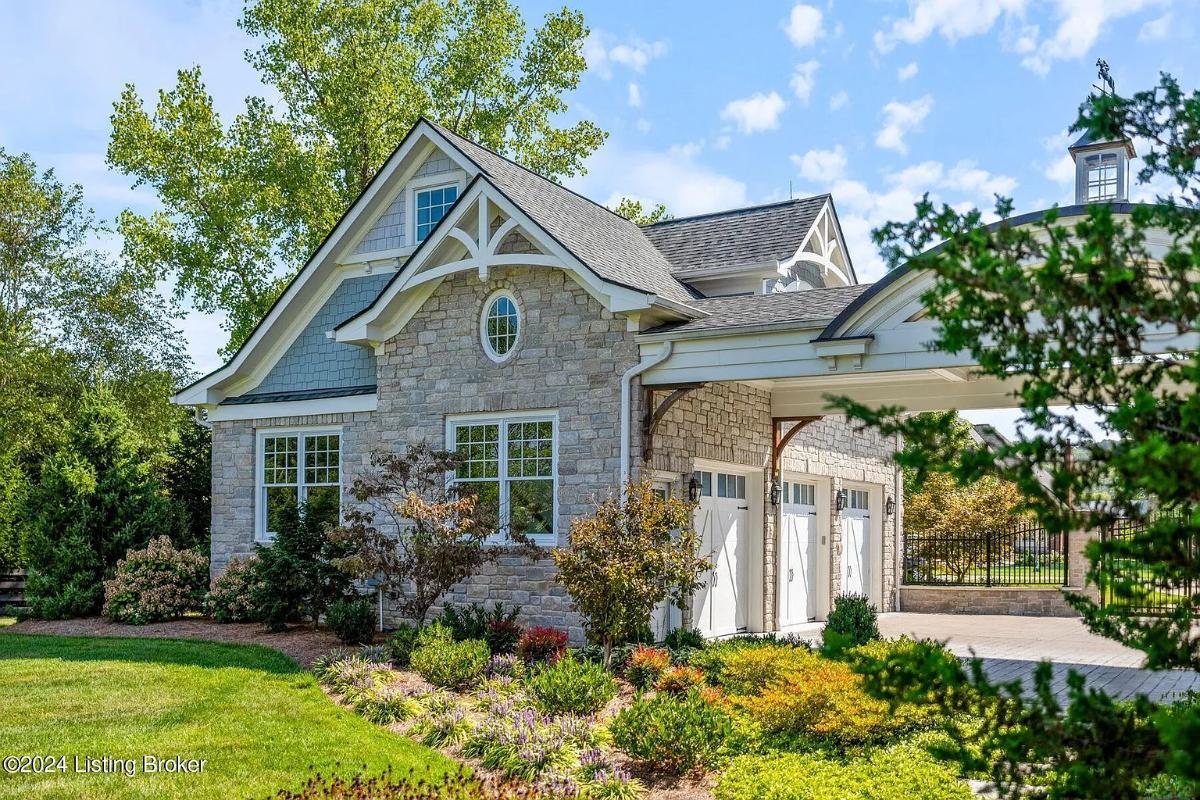Carriage house for guests.