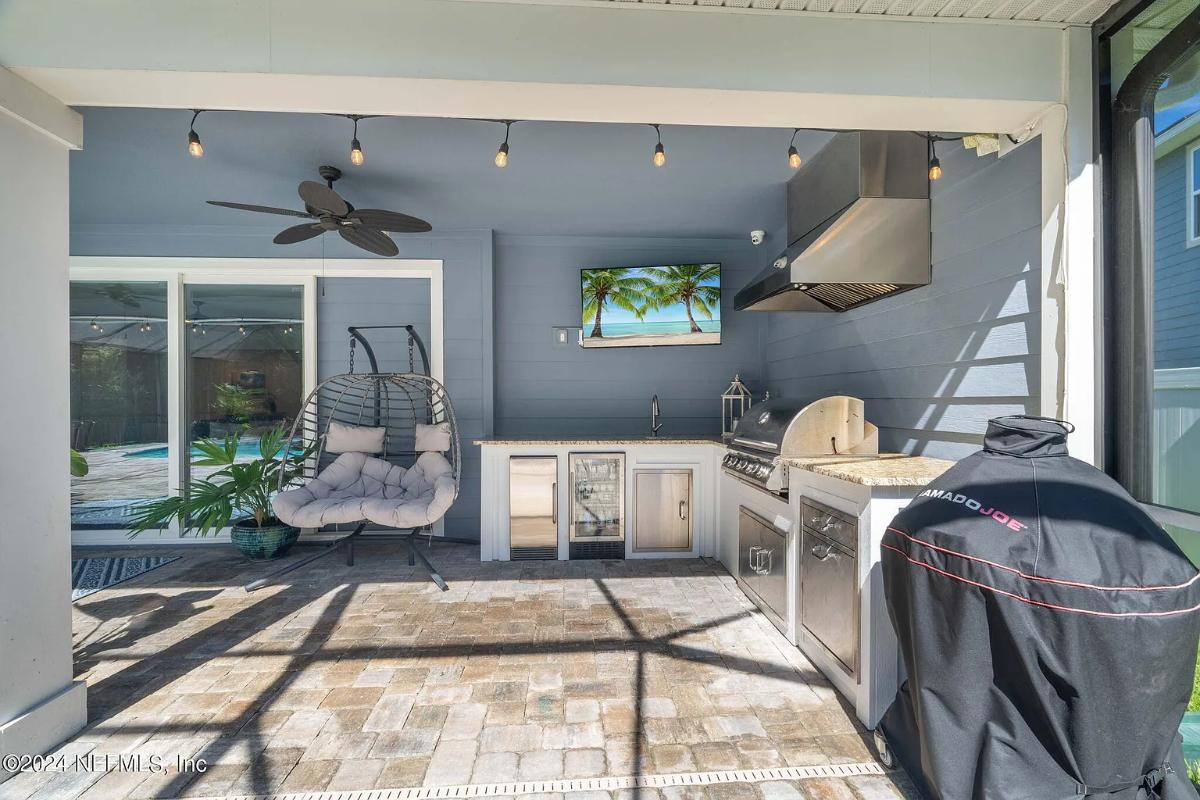 Outdoor Kitchen