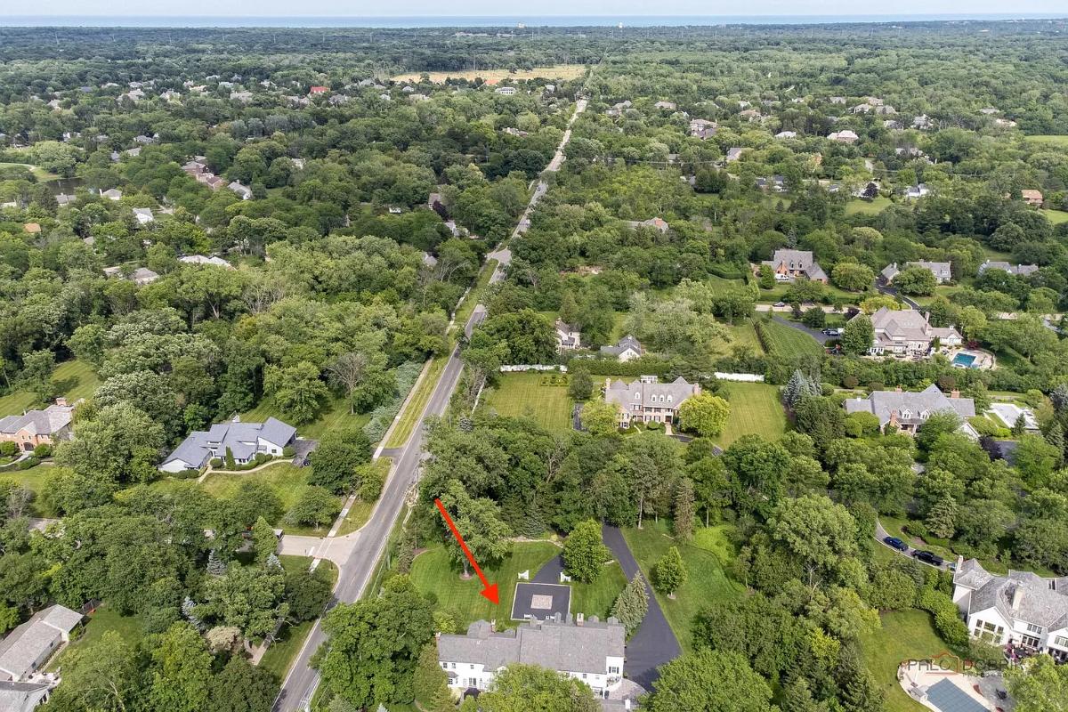 Aerial view of the mansion.