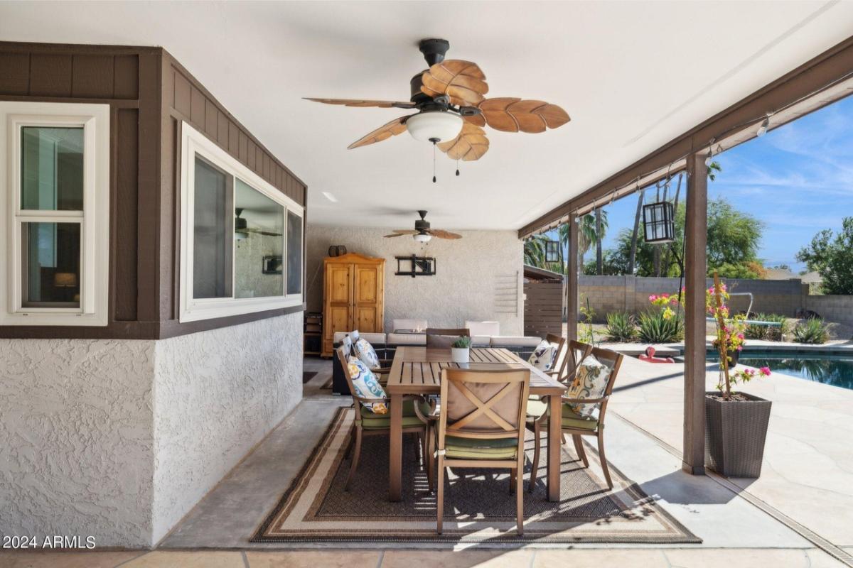 Outdoor Dining Space