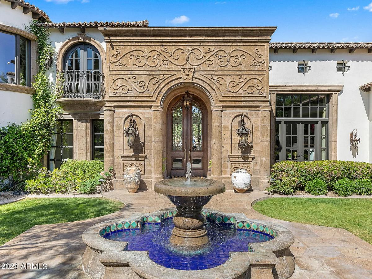 Front entry of the mansion.